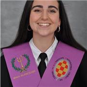 Ya he finalizado mi grado en psicología y comienzo el máster en octubre. Actualmente estoy buscando un trabajo y aprendo rápido